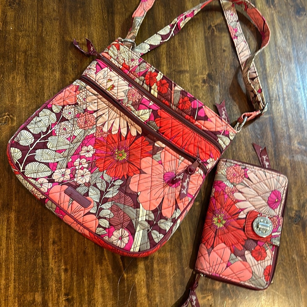 Vera Bradley purse crossbody and wallet set
